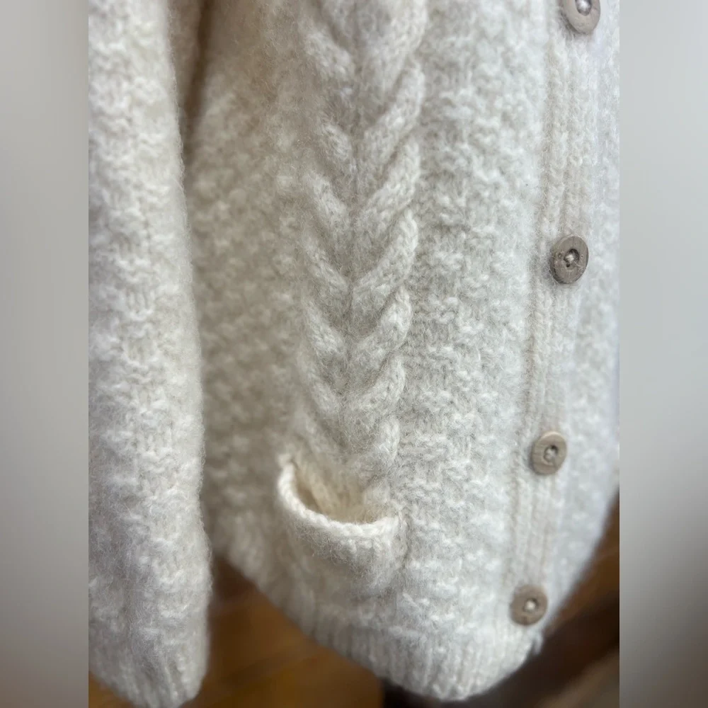 Handmade Cream Wool Blend Cable Knit Cardigan Sweater – Cozy Soft Classic S-M - Picture 6 of 6